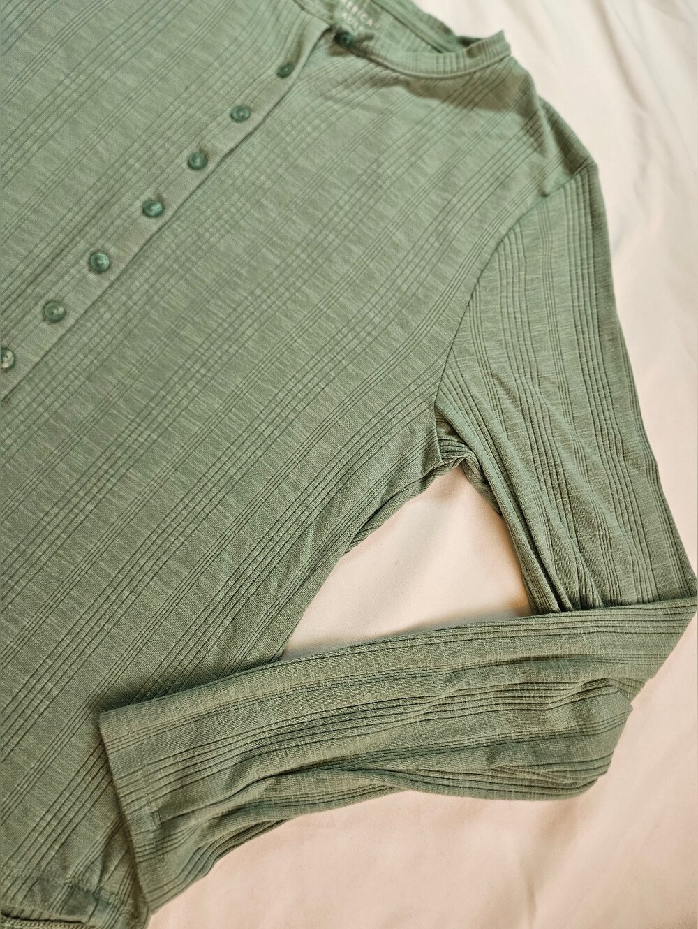American Eagle Womens Sage Green Long Sleeve Henley Pullover Shirt Size XL - Picture 3 of 14